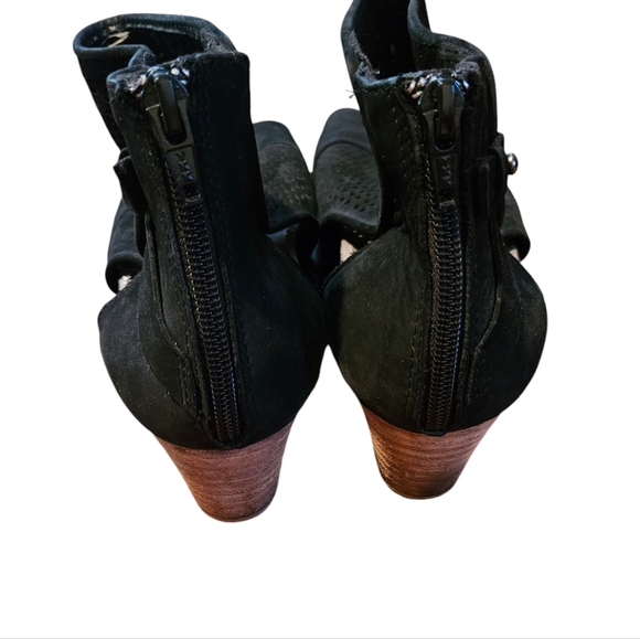 Earth Ivy Harvest Black Open Toe Cutout Bootie 10m - Picture 4 of 6